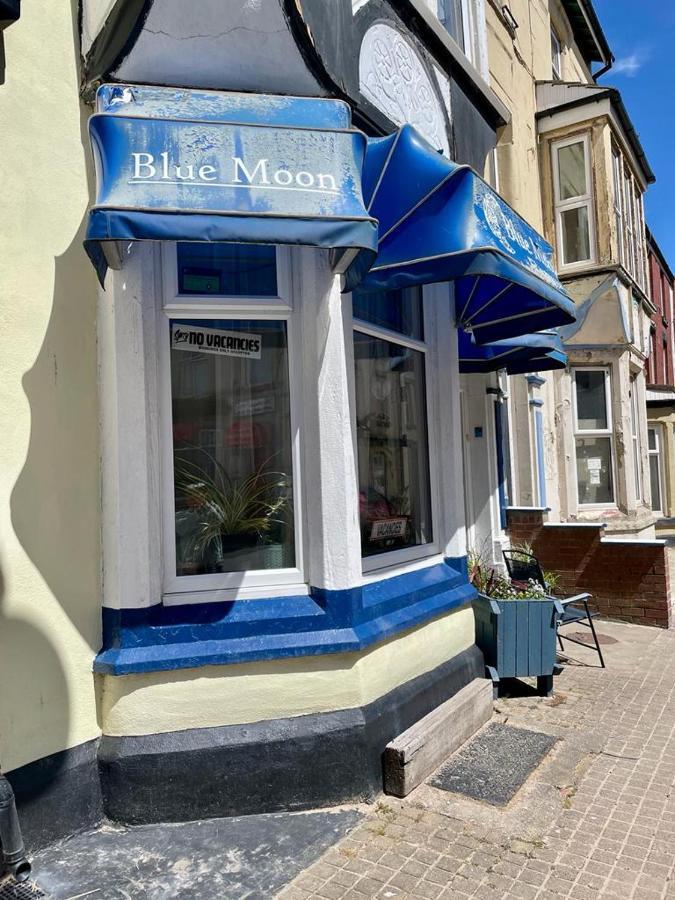 The Blue Moon Bed & Breakfast Blackpool Bagian luar foto