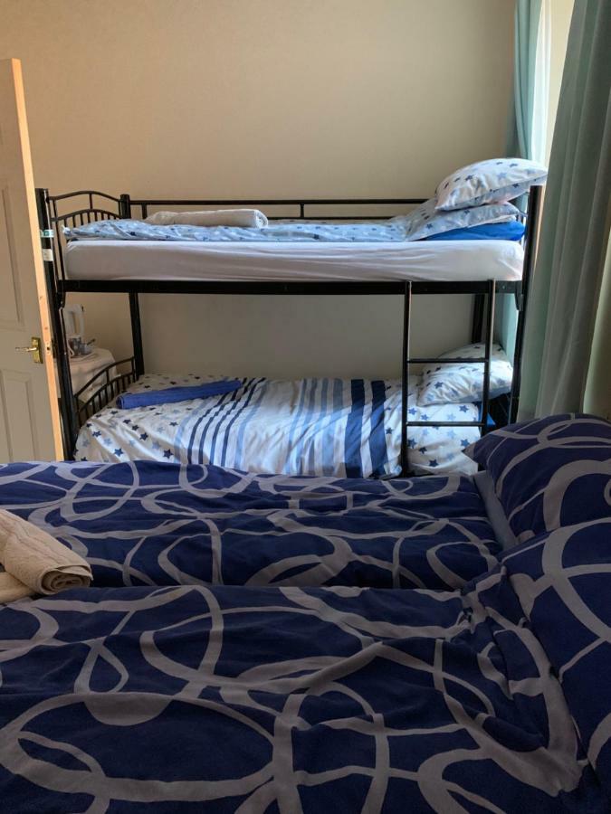 The Blue Moon Bed & Breakfast Blackpool Bagian luar foto